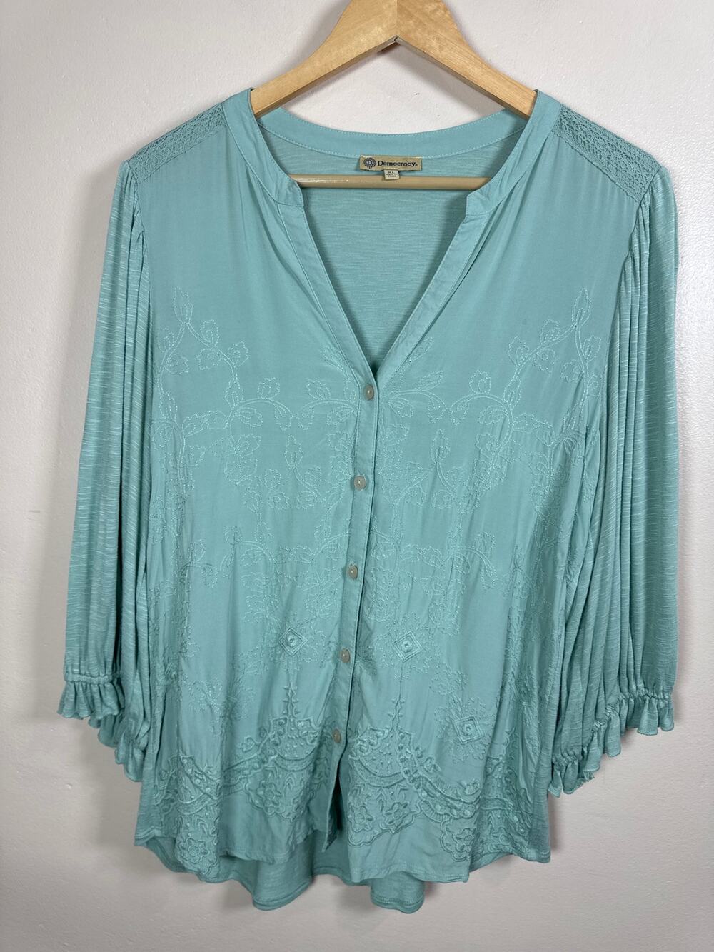 Democracy Womens Top Shirt xL Embroidered Boho Coastal Beach Festival Cowgirl